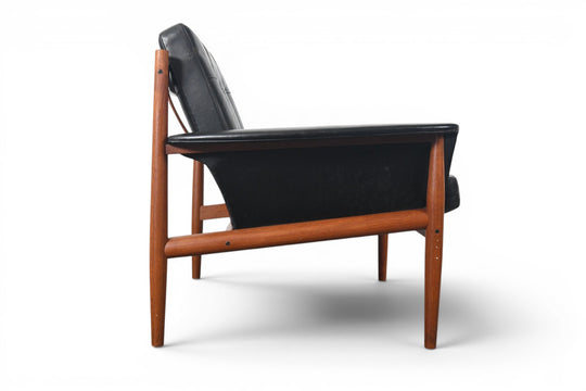 GRETE JALK "GRAND DANOIS" LOUNGE CHAIR IN TEAK + ORIGINAL BLACK LEATHER