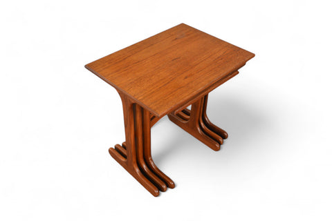 SET OF DUCK FOOT MODERN NESTING TABLES IN TEAK