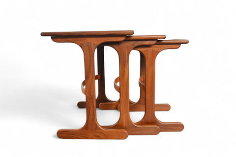 SET OF DUCK FOOT MODERN NESTING TABLES IN TEAK