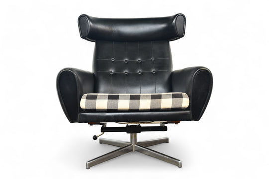 1960s OX STYLE WINGBACK SWIVEL LOUNGE IN BLACK VINYL