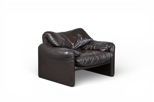 MARALUNGA LOUNGE CHAIR IN ORIGINAL BROWN LEATHER BY VICO MAGISTRETTI
