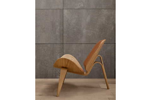 CH07 Shell Chair - Lifestyle