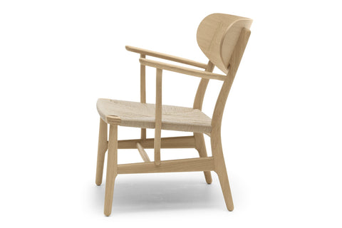 CH22 Lounge Chair - Oak Oil - Side