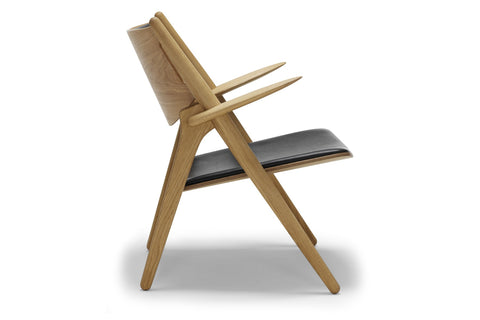 CH28P Lounge Chair - Side