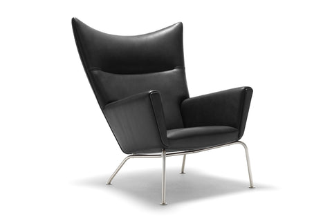 CH445 Wing Chair - Side