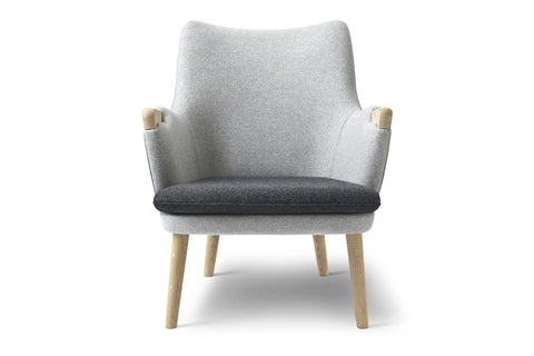 CH71 Lounge Chair - Front