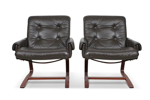 PAIR OF CANTILEVERED LEATHER LOUNGE CHAIRS BY INGMAR RELLING