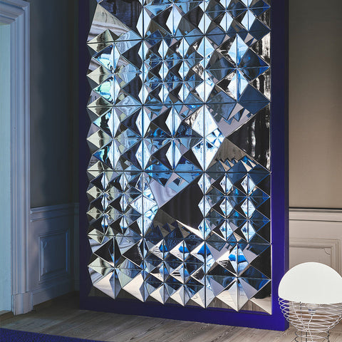 MIRROR SCULPTURES 1 PYRAMID